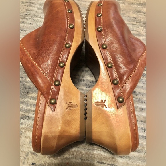 Frye Clara Campus Clogs Leather, Cognac, Sz 6.5- EUC- LIKE NEW - Picture 5 of 12